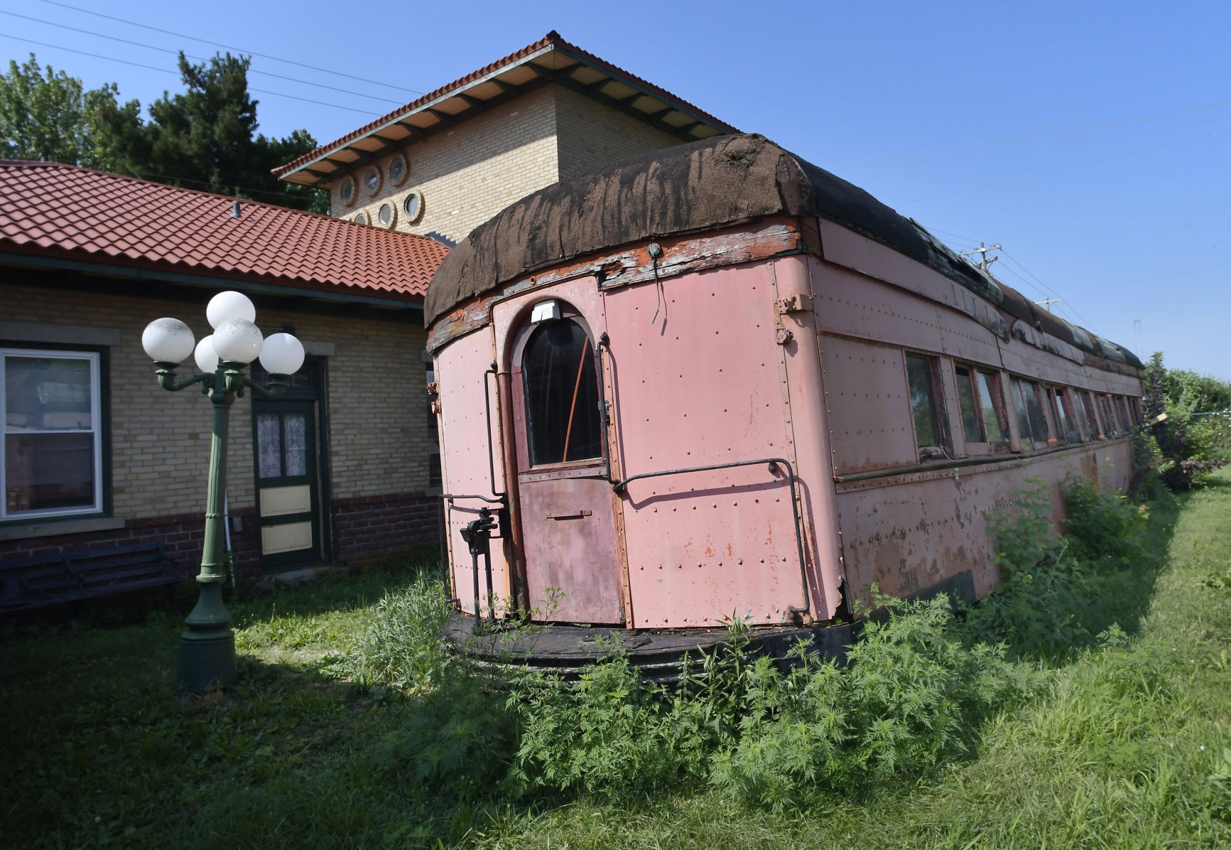 081421-blm-loc-8traincar